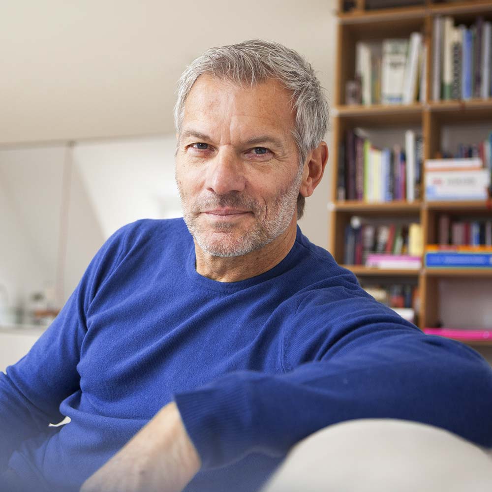 Blixtgo – Digital Byrå för Webbdesign, SEO & Marknadsföring 4 portrait of relaxed man at home EFLEKCX - Blixtgo Digitalbyrå - Digital Byrå för Webbdesign, SEO & Marknadsföring